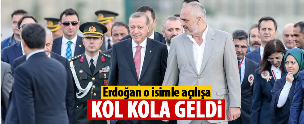 Erdoğan tören alanına o isimle kol kola geldi