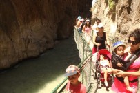 SAKLıKENT - Kartpostallık Saklıkent Kanyonu Ziyaretçi Akınına Uğruyor