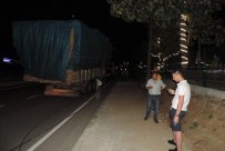 Saman Yüklü Kamyon Ortalığı Birbirine Kattı