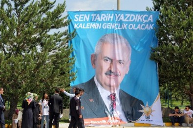 Başbakan Yıldırım'a Memleketi Erzincan'da Sevgi Seli