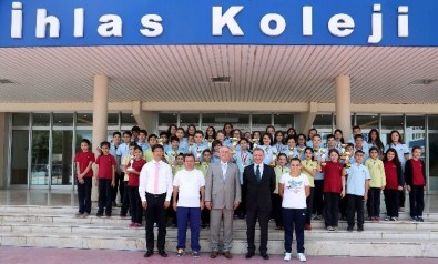İhlas Koleji Kupaları Topladı