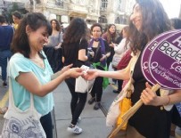 İstiklal Caddesi'nde prezervatifli eylem