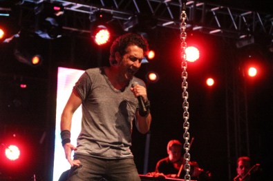 Kıraç Ve Sevcan Orhan Coşturdu