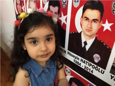 Şehit Babasını Görevde Biliyor
