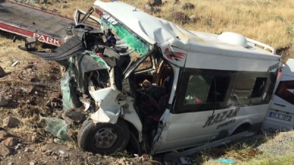 Diyarbakır - Şanlıurfa yolunda kaza