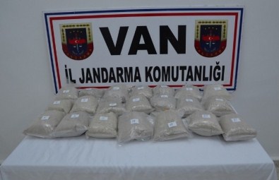 Başkale'de 25 Kilo Eroin Ele Geçirildi