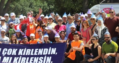 Belediye Başkanı Ve Milletvekili Dahil Yüzlerce Kişiden İlginç Protesto