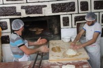 FIRINCILAR - Siirt'te Fırıncılarda Ramazan Yoğunluğu