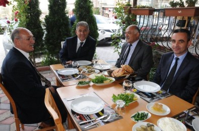 Vali Kılıç'a Duygulandıran Veda Programı