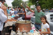 MEYAN ŞERBETİ - Adıyaman'da Sofraların Vazgeçilmezi Meyan Kökü Şerbetine Yoğun Rağbet