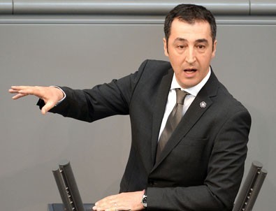 Cem Özdemir'e Türk hackerlardan ders