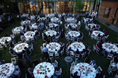 İlk İftar Suriyeli Çocuklara