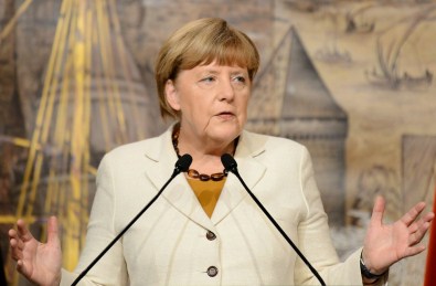 Merkel 6. Kez Seçildi