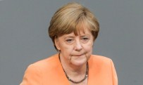 DAĞLIK KARABAĞ - Merkel Sorunun Aşılması İçin Tarih Komisyonunu İşaret Etti