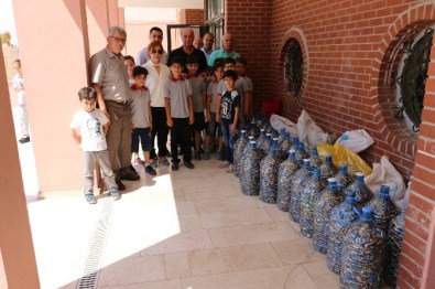 Öğrencilerden Örnek Davranış