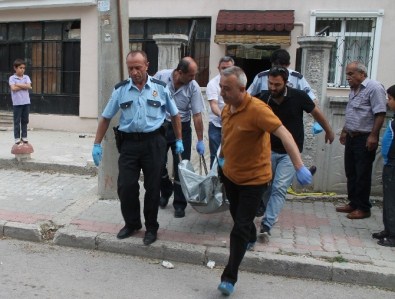 Şantajla Birlikte Olmak İsteyen Eski Sevgilisini Kurşunladı