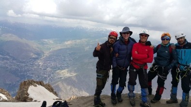 Teröre İnat Hakkari'de Tırmandılar