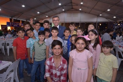 Üsküdar'da Çocukların İlk İftar Heyecanı