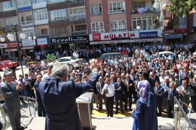 Vali Özcan'a Duygusal Veda