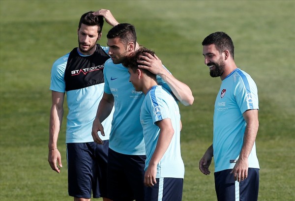 Emre Mor'a ilk uyarı millilerden