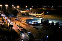 UÇAK TRAFİĞİ - Adana Havalimanı 5 Ayda 2 Milyon 292 Bin Yolcuya Hizmet Verdi