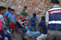 SEBZE YÜKLÜ KAMYON - Antalya'da Trafik Kazası Açıklaması 1 Ölü