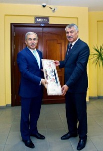 Başkan Karalar'dan Vali Büyük'e 'Hemşehrilik Beratı' Jesti