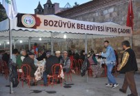 İFTAR ÇADIRI - Bozüyük Belediyesi İftar Çadırı Vatandaşları Bir Araya Getiriyor