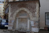 TARIHI GÜN - Büyükşehir'den Tarihi Kaval Çeşme'ye Restorasyon