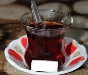 Dünyada En Fazla Çayı Türkler İçiyor