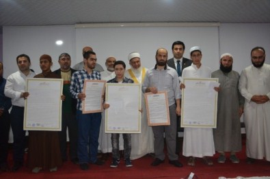 İHH'nın Medreselerinden 5 Hafız Mezun Oldu