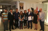 ODALAR VE BORSALAR BIRLIĞI - Liseli Öğrencilerinden Menemen Ticaret Odasına Ziyaret