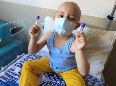 Lösemi Hastası Minik Onur Uygun İlik Bekliyor