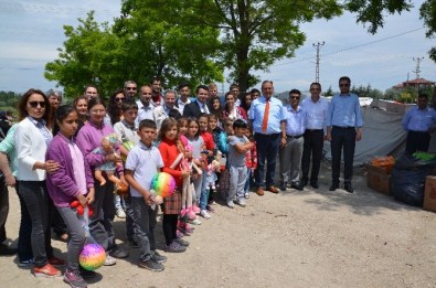 Oyuncaklarını Urfalı Misafir Öğrenci Arkadaşlarıyla Paylaştılar