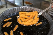 YAPRAK SARMA - Ramazan Ayında Kadayıf Dolması Yok Satıyor