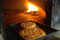 HAZıMSıZLıK - Ramazan Çöreği Vitrinlerdeki Yerini Aldı