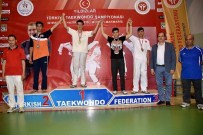 ORHAN AYDIN - Taekwondocular 4 Bronzla Döndü
