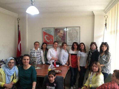 Türk Kadınlar Birliği Nevşehir'de 50 Çocuğu Giydirdi