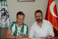 ESKİ FUTBOLCU - Atiker Konyaspor Deni Milosevic İle 3 Yıllık Sözleşme İmzaladı