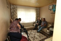 HASAN KAHRAMAN - Başkan'dan Şehit Ailesine Ziyaret