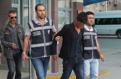 Dolmuş Şoförü Fark Etti, Dolandırıcı Suç Üstü Yakalandı