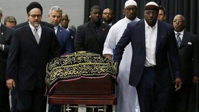 Efsane Boksörün Tabutunu Taşıdı