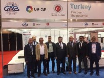 SELÇUK ÜNAL - Halıcılar Kanada'da