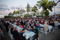 HACIVAT VE KARAGÖZ - Mahalle İftarları Komşuları Aynı Sofrada Buluşturdu