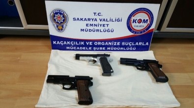 Sakarya'da 3 Adet El Yapımı Tabanca Ele Geçirildi