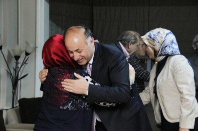 Vali Azizoğlu'ndan Huzurevi Ziyareti