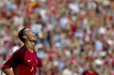 Yılın En Çok Kazanan Sporcusu Crıstıano Ronaldo
