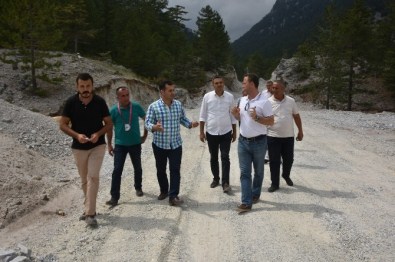 Başkan Yücel, Yayla Yollarında Asfalt Startını Verdi