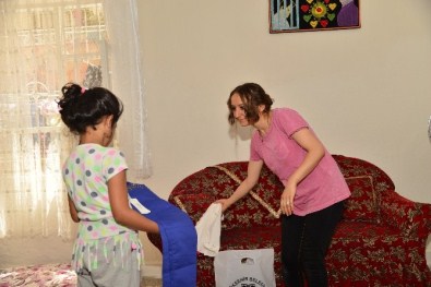 Büyükşehir'den Surlu Çocuklara Bayramlık Giysi Paketi