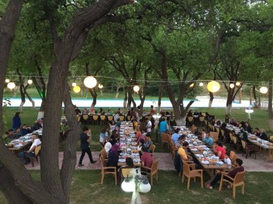 Çocuk Evlerinde Anlamlı İftar